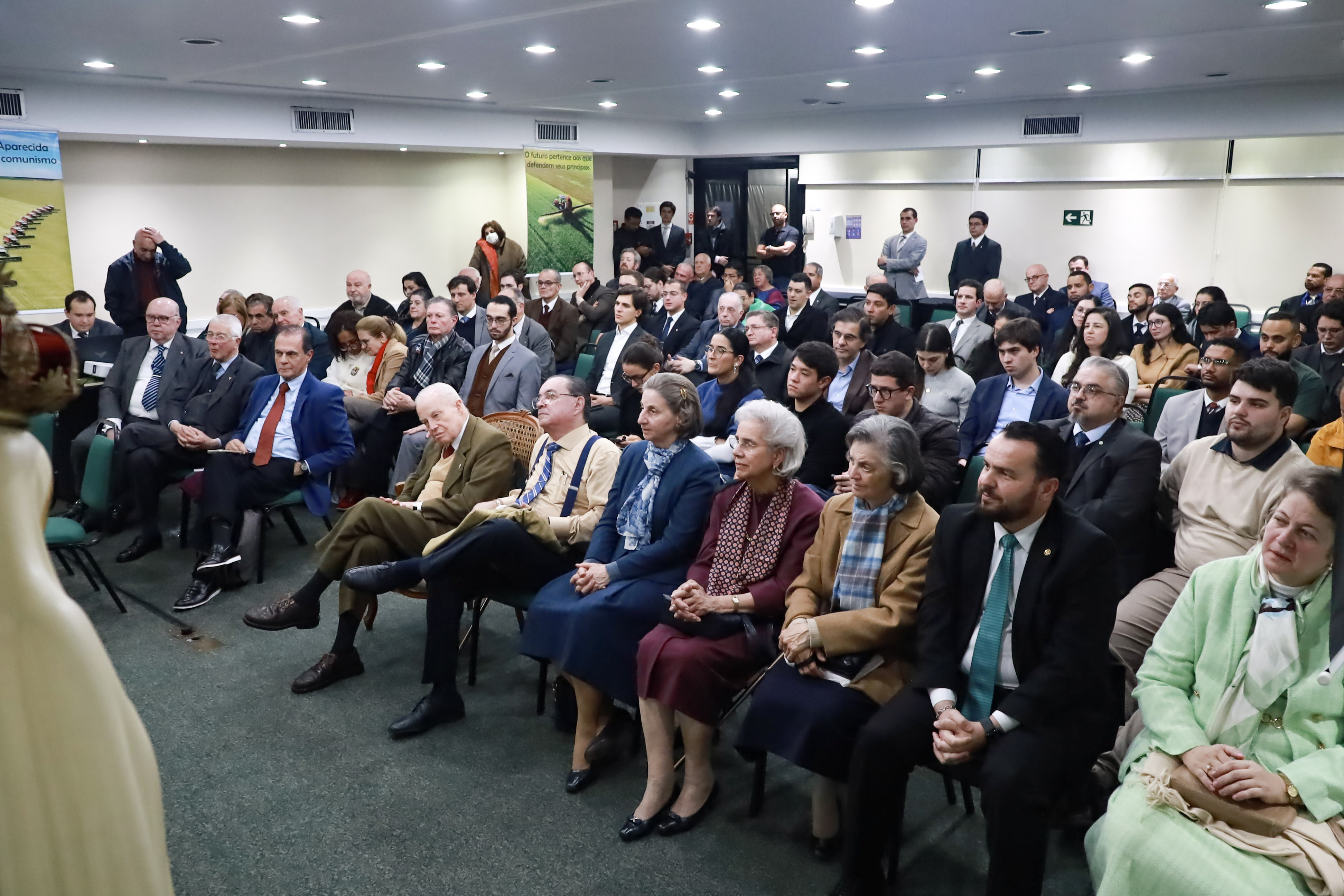 Participantes da conferência promovida pelo IPCO