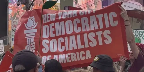 Nem todo socialista é comunista, mas todo comunista é socialista