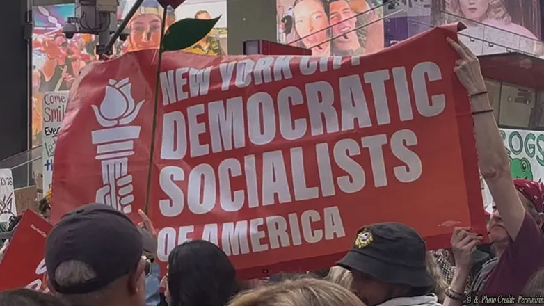 No momento, você está visualizando Nem todo socialista é comunista, mas todo comunista é socialista